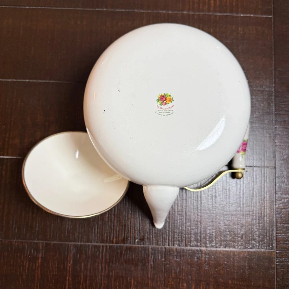 Royal Albert Old Country Roses Enamel‎ Tea Kettle Vintage Floral Teapot Brass
